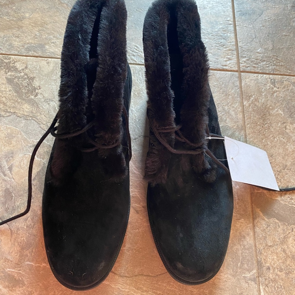 Hush puppies women’s Bailey fur chukka boots size 9